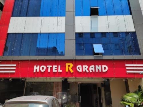 Oyo Flagship 80855 Hotel R Grand Vijayawada Bagian luar foto